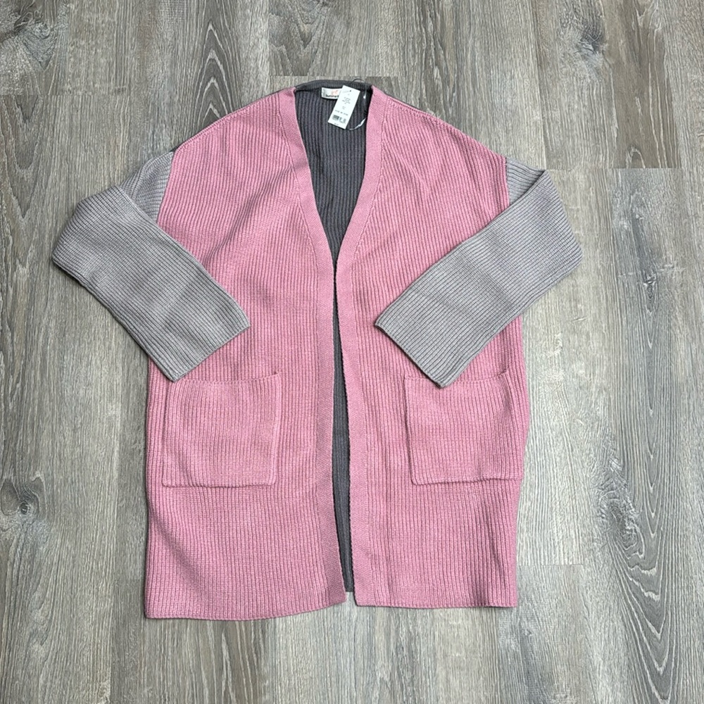 SUMMERLAND Cardigan